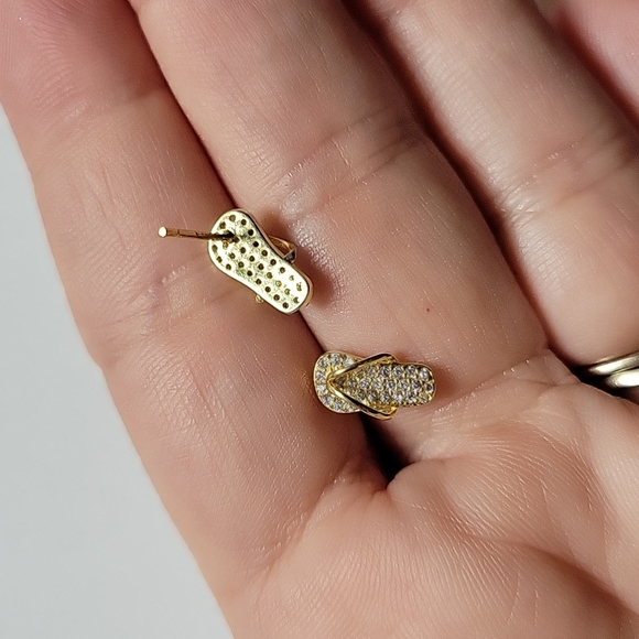 18k Gold CZ Flip Flop Sandal Stud Earrings, 925 silver - Picture 5 of 7